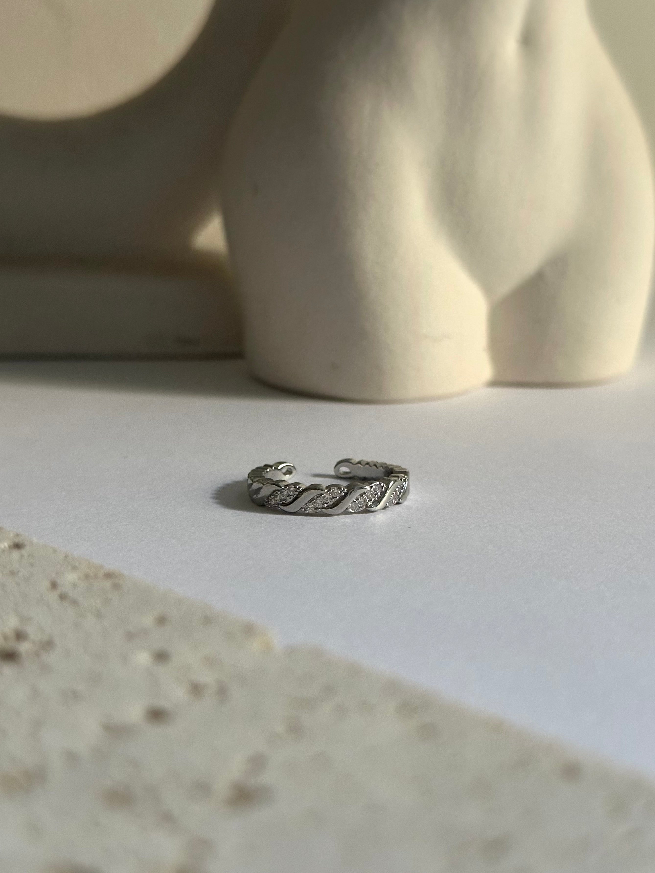 Alianza ajustable de plata y circonitas