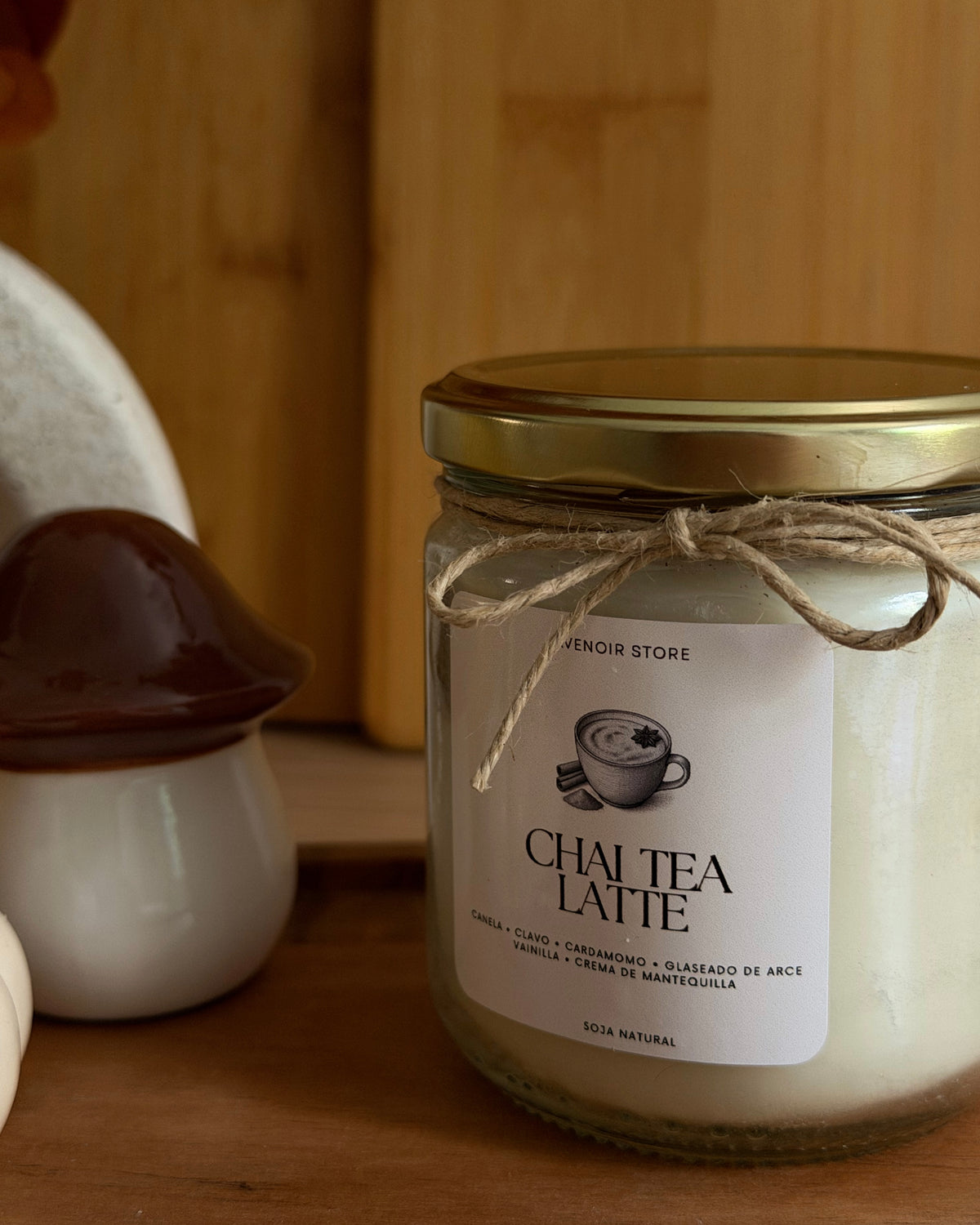 Vela de Chai tea latte