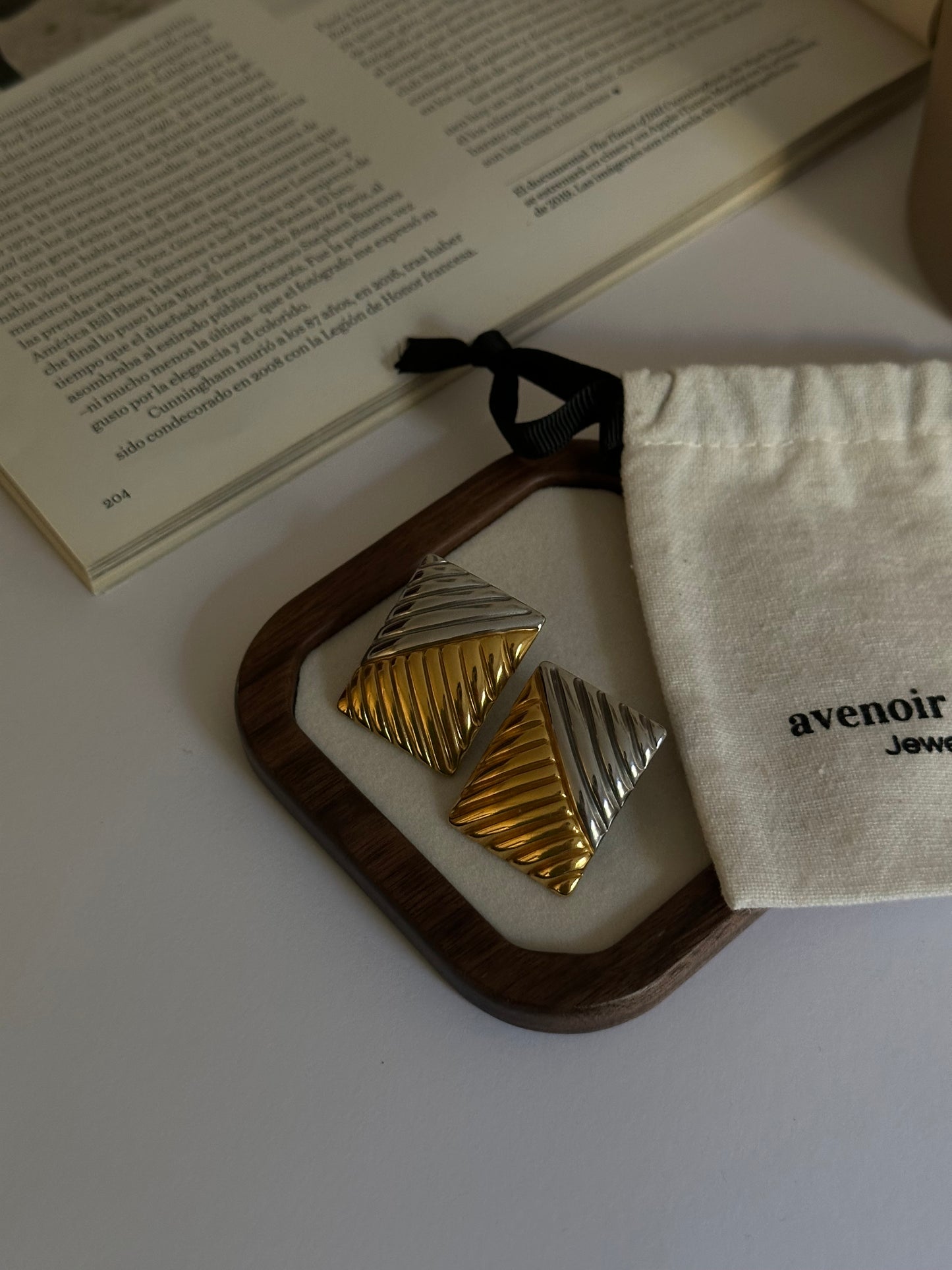 Pendientes estilo vintage texturizado oro y plata