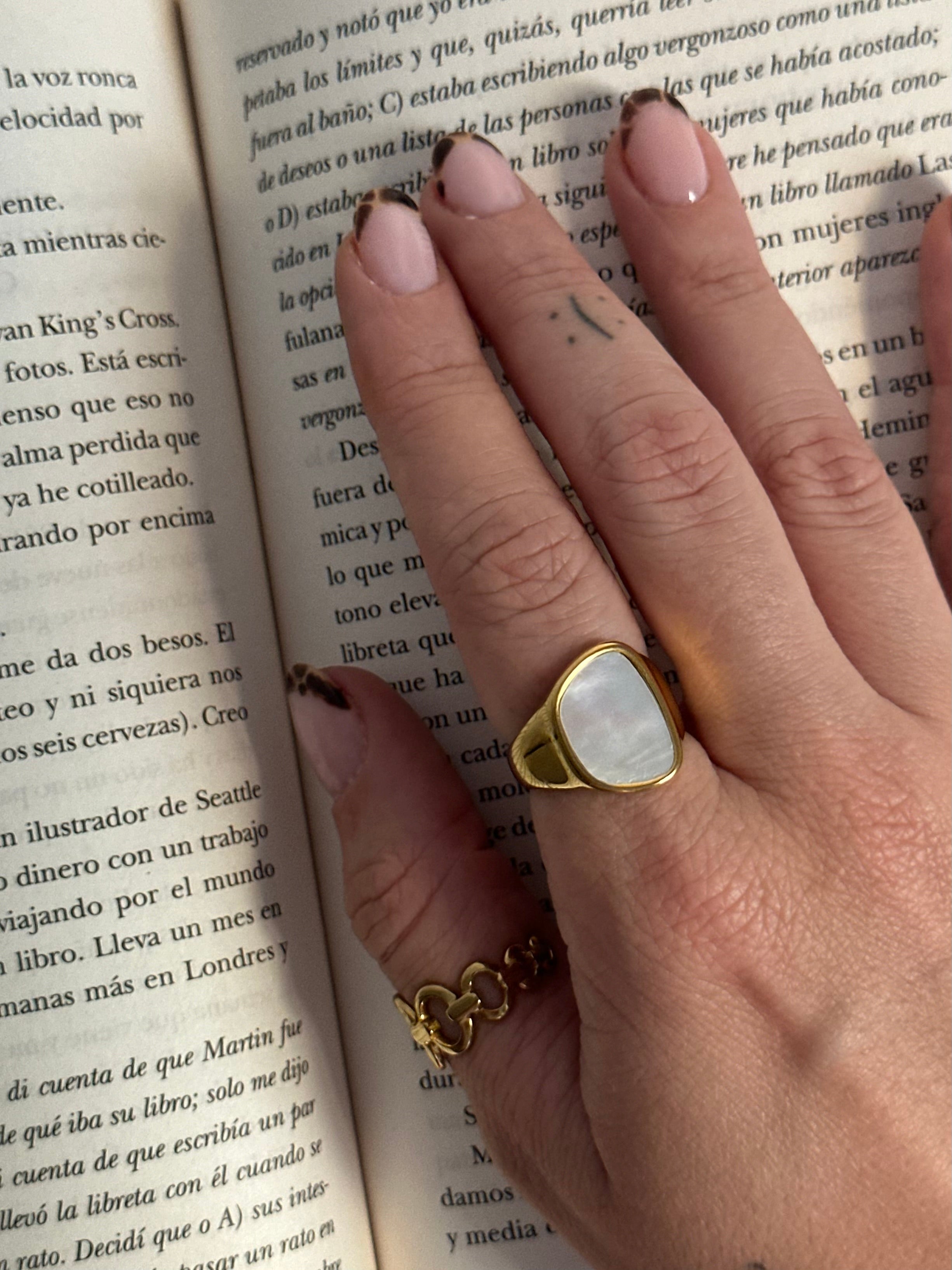 Anillo Scarlet