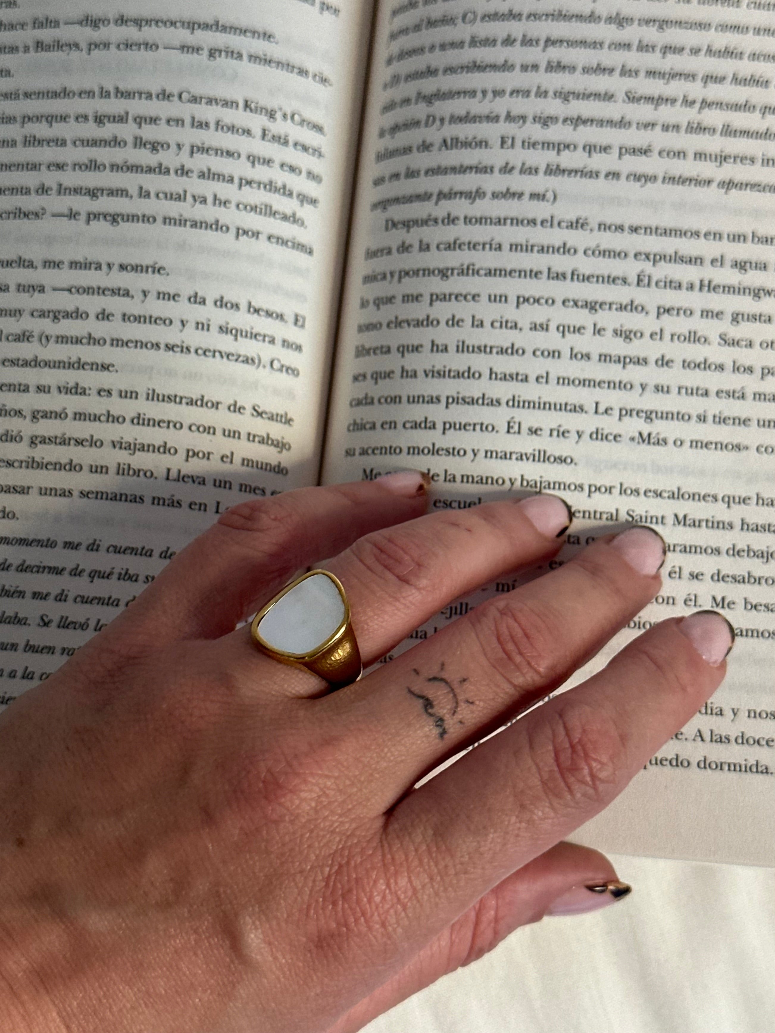 Anillo Scarlet