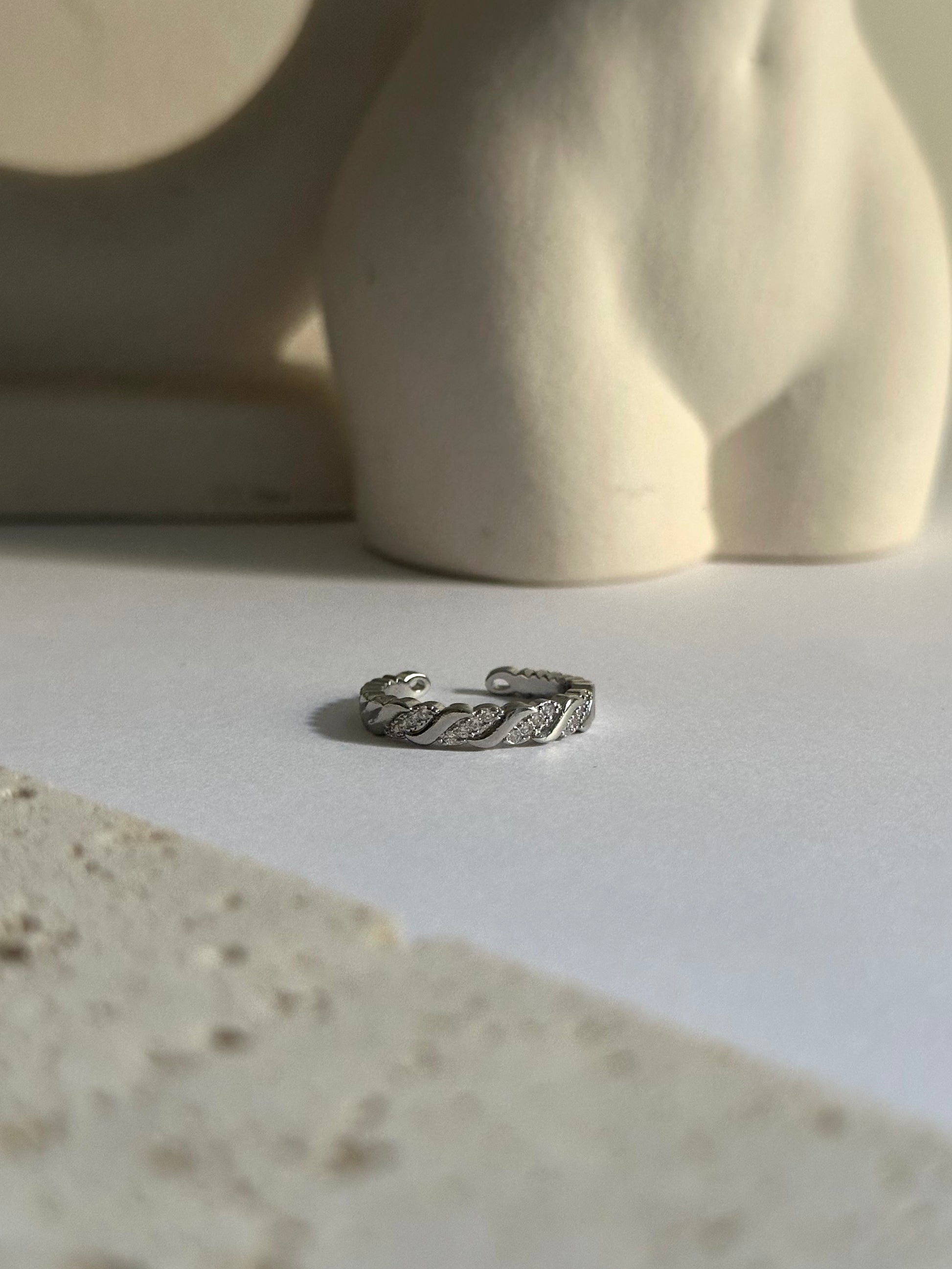 Alianza ajustable de plata y circonitas