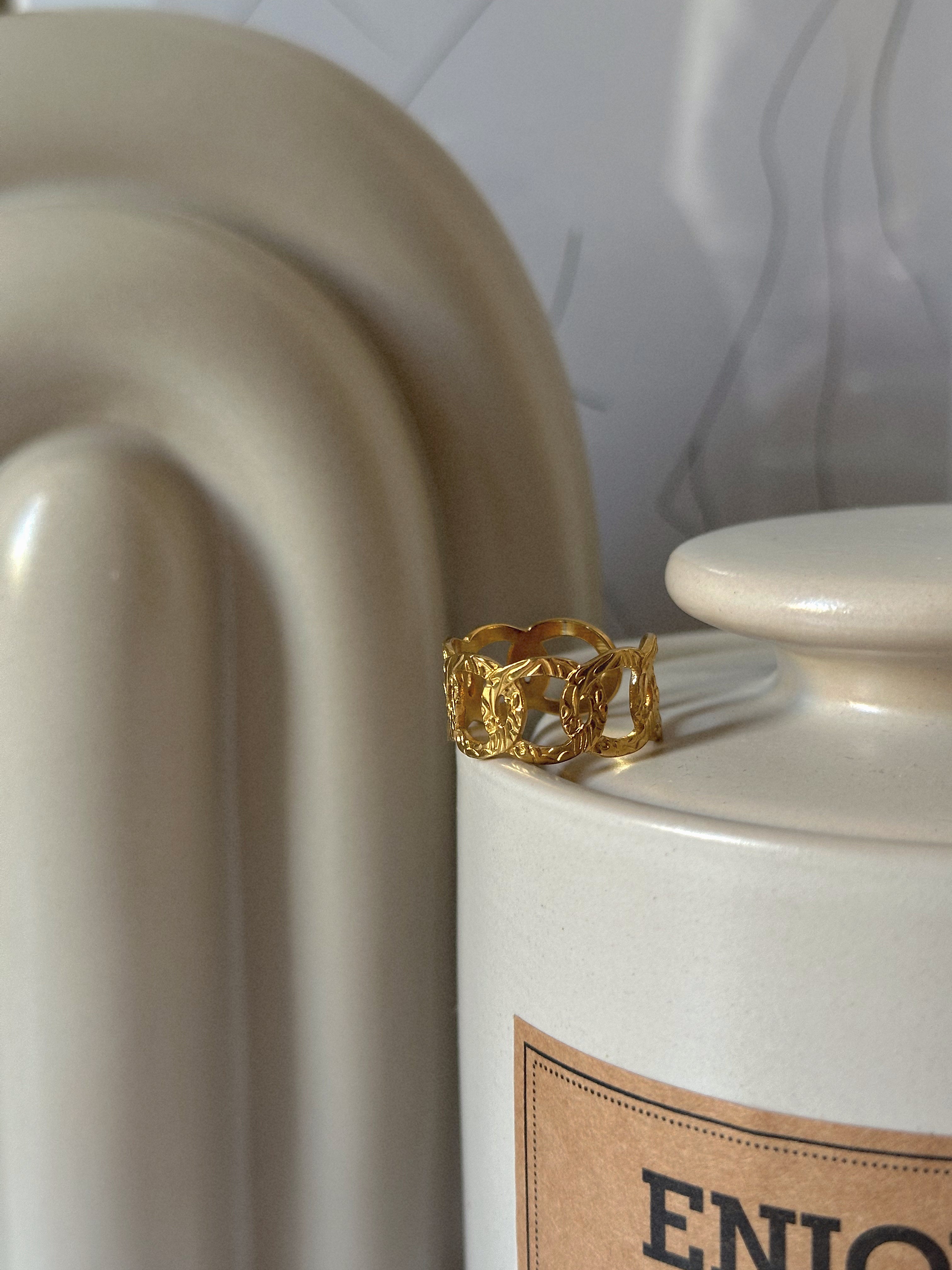 Anillo Aldora