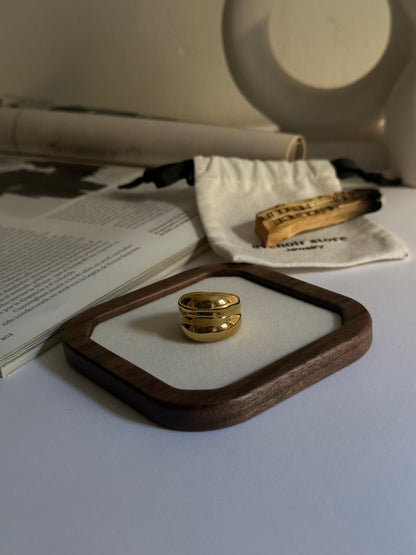 Anillo de acero inoxidable y baño de oro