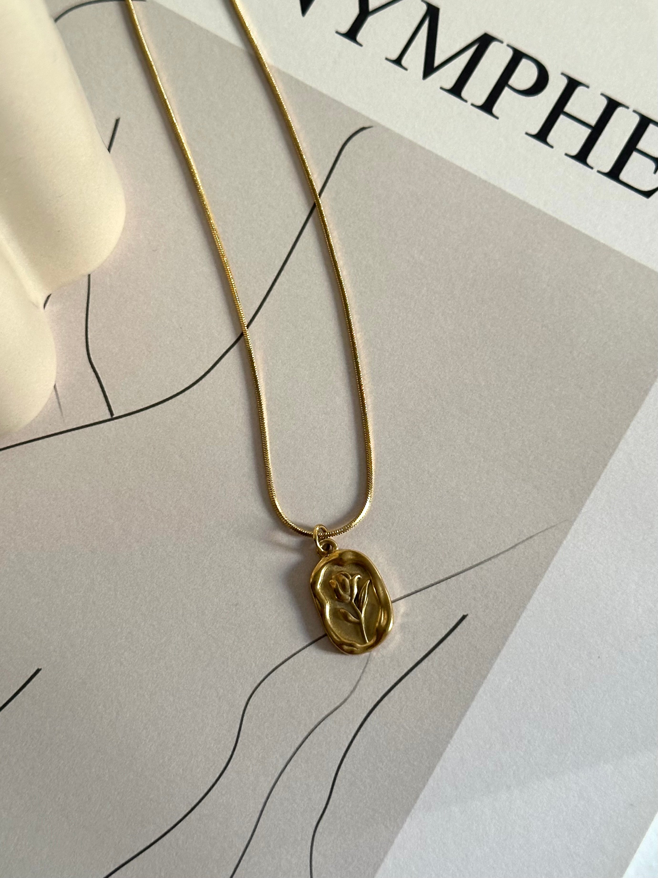 Collar Bella