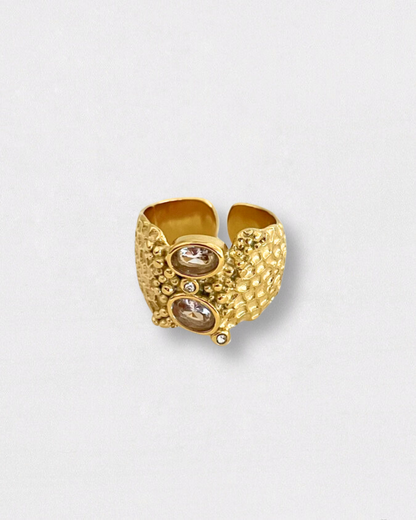 Anillo con brillantes de acero inoxidable y banado en oro