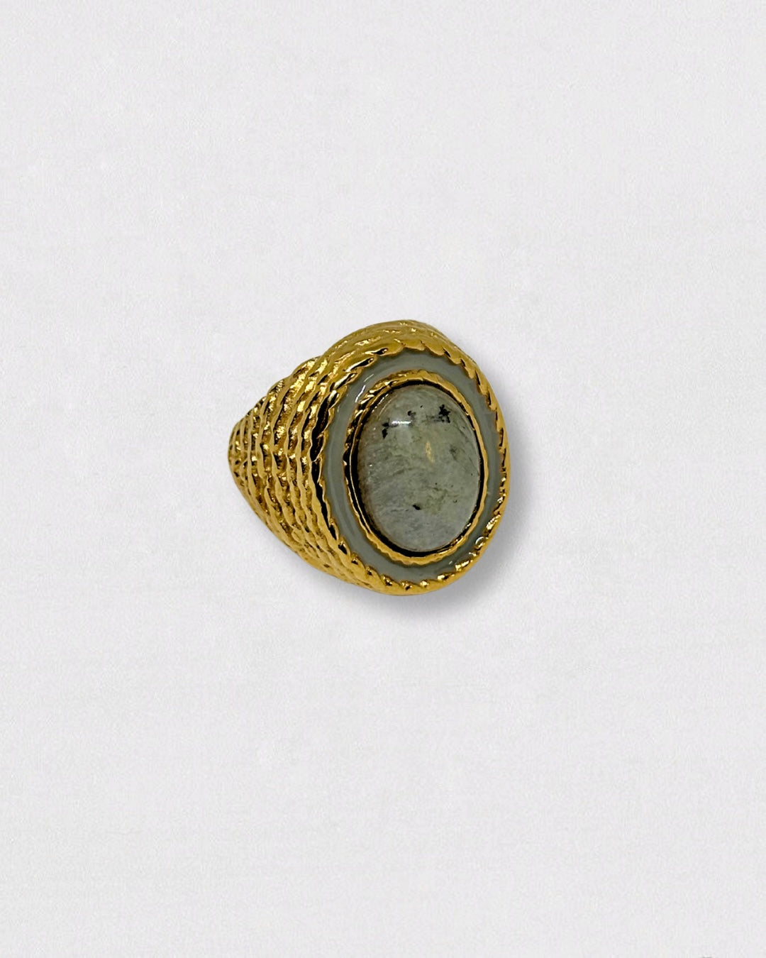 Anillo de acero inoxidable y oro con piedra jade