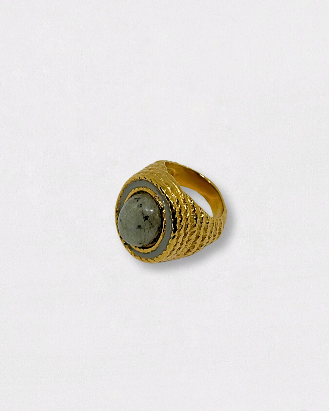 Anillo de acero inoxidable y piedra natural