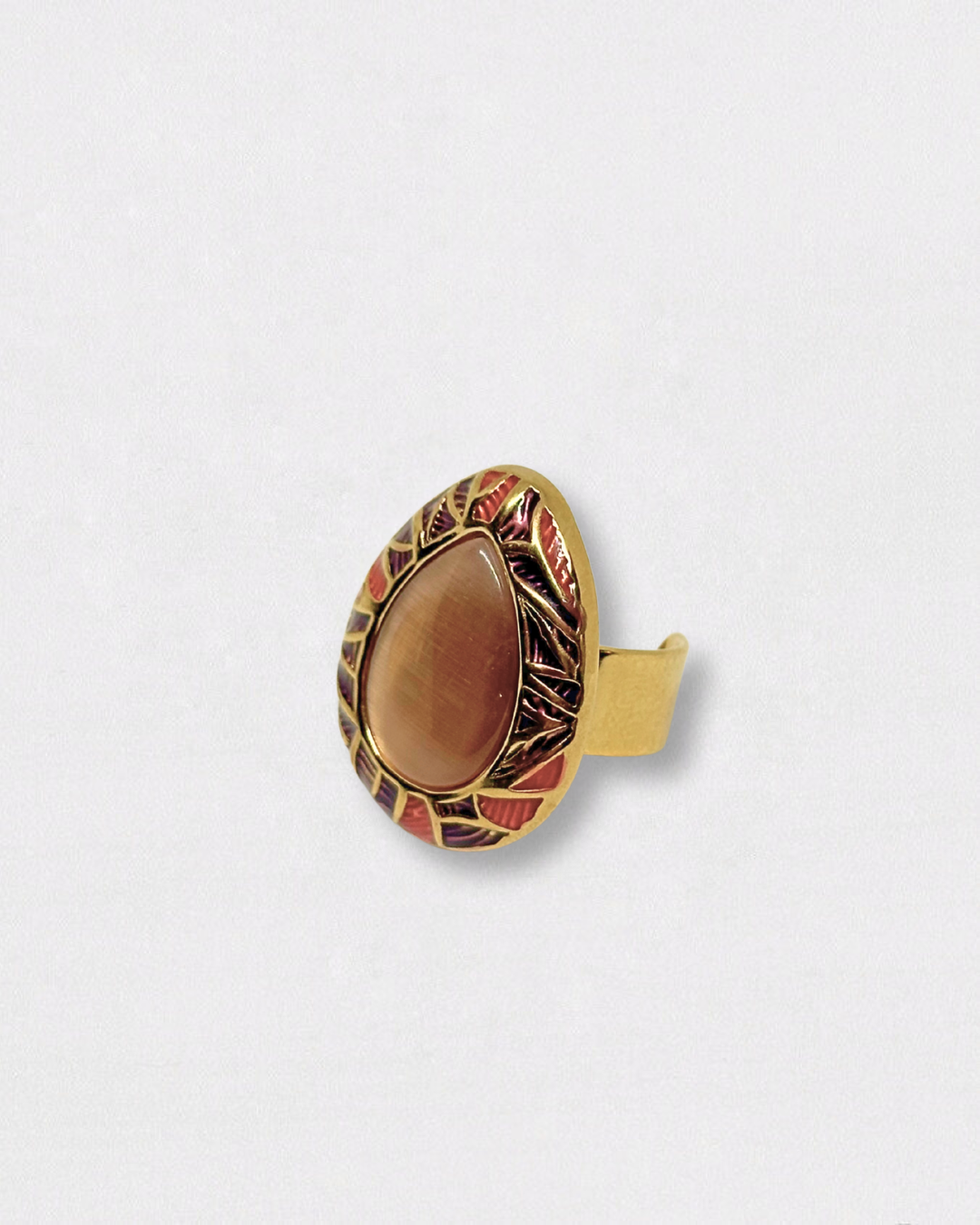 Anillo de acero inoxidable y piedra natural en tonos morados