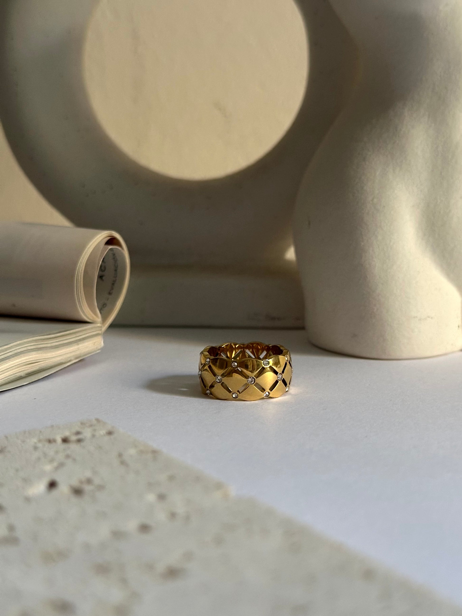 Anillo oro con circonitas