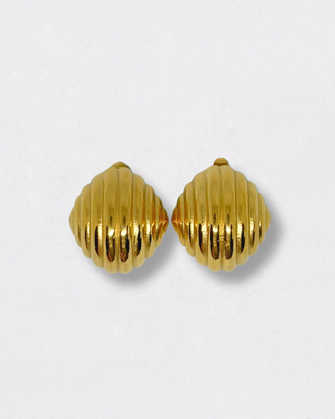 Pendientes grandes de acero inoxidable y oro con textura de rayas 
